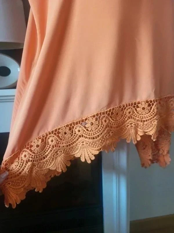 Blusa orange com detalhe de renda – photo 3